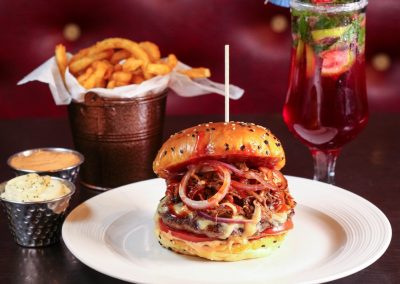 GourmetHut_PulledItOffBurger